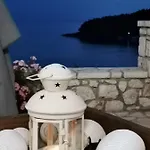 Dina's Apartment Himare