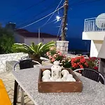 Dina's