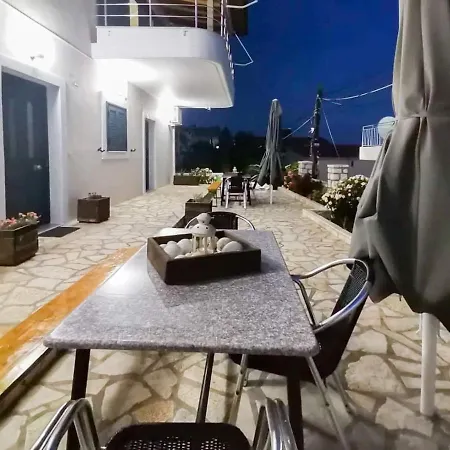 Appartement Dina's Himarë