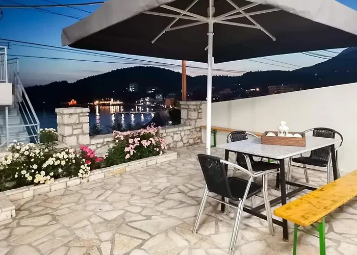 Dina's Апартаменты Химара